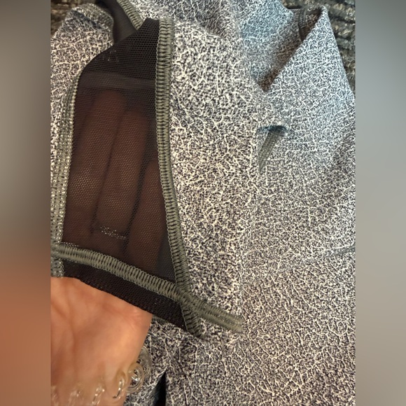 Lululemon Train Times Crop 17" Size 6 Black Mesh White Full-onLuxtreme ALO Vuori - Picture 10 of 13